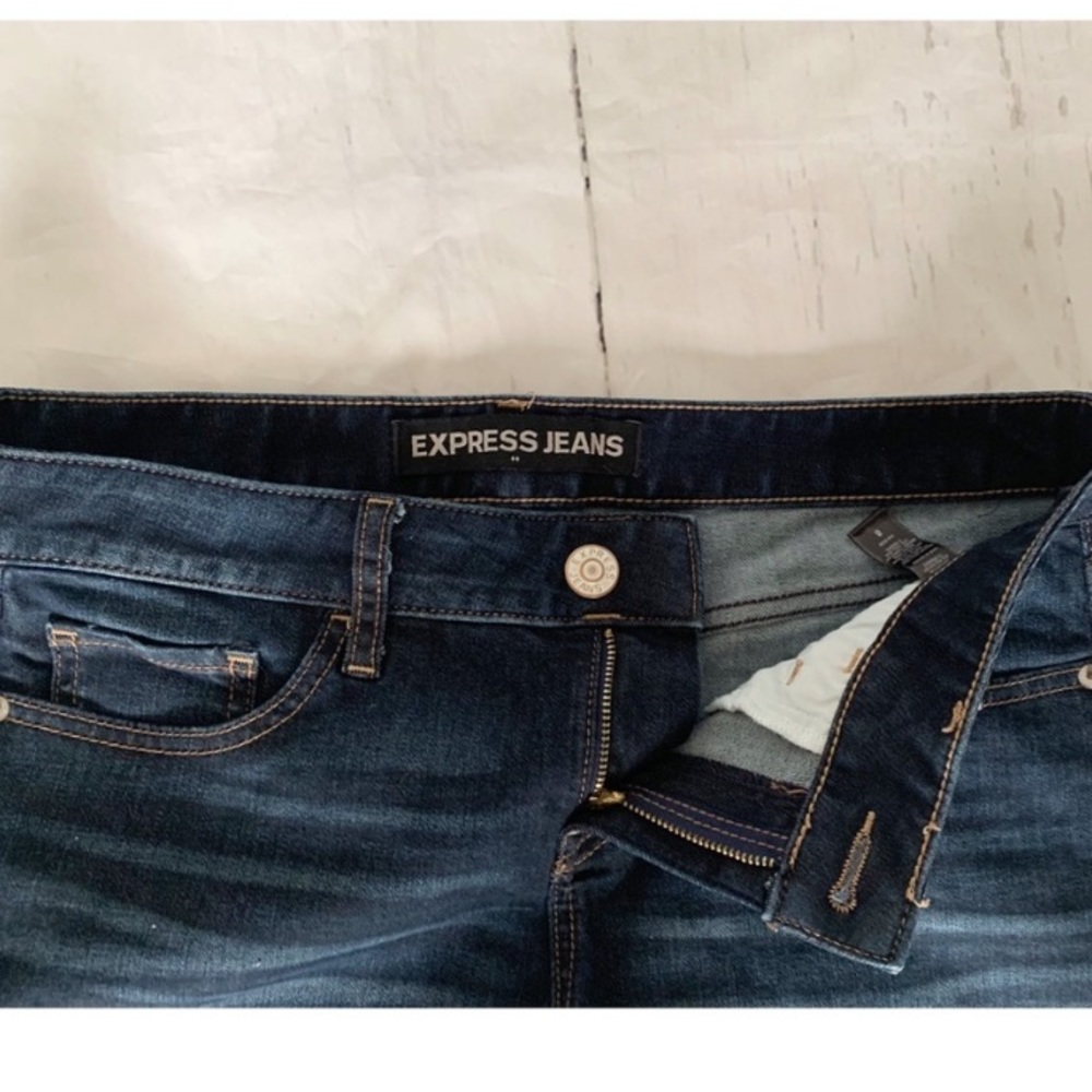 Express Jeans Blue Jean Cuffed Shorts Size 8 - Picture 4 of 7